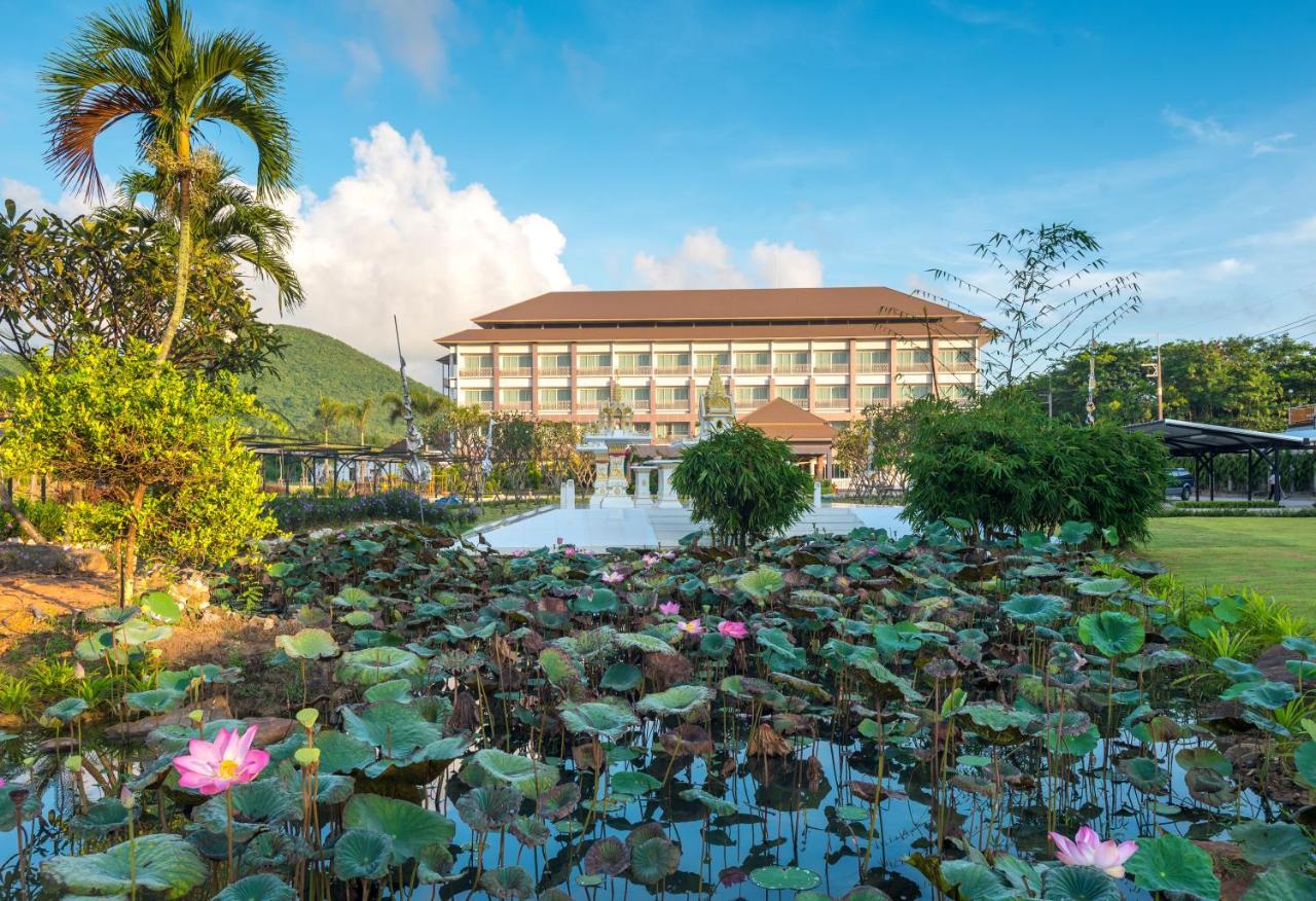 Swan Lake Hotel Szatahip Kültér fotó